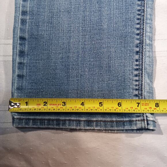 Levi’s Women’s 525 Perfect Waist Straight Jeans Size 8 Light Wash Denim - Picture 2 of 8